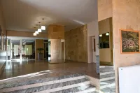 Hotel Opera فنادق في Trebic