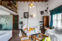 Ifigenia Rooms Studios