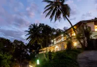 Tamarind Tree Inn.