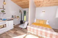 Sunset Cabins - Studio Pod-Sleeps 3-Tjsssc Hotels in Barnstaple