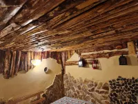 House of Rei with Hot Tube Hotels in Ocolis