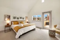 Hip Old Town North Gem! Near Breweries and River!