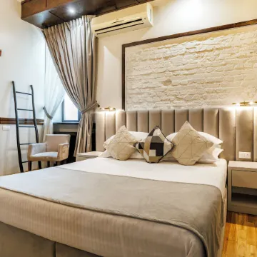 La Strada Boutique Villa