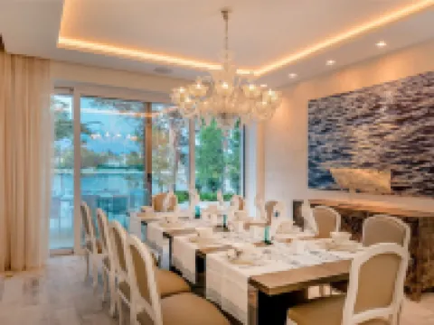 Beachfront Villa Seven Sins with Pool Hotels in Selca