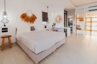 Oliving Mykonos Luxury Suites Hotels in Klouvas