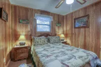 Whispering Creek - 2 Bedrooms, 1 Baths, Sleeps 6 Cabin by RedAwning