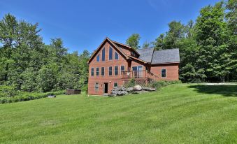 Cortina Mountain Chalet - Outdoor Hot Tub - Close to Pico and Killington Mountains 3 Bedroom Home
