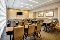 Hampton Inn Boston/Waltham - Parkplatz