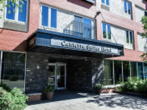 坎特拉套房飯店 MacEwan University附近的飯店