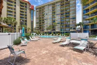 Summerhouse by Book That Condo Hotel di Lower Grand Lagoon