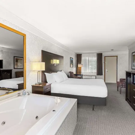 Quality Inn Lakefront