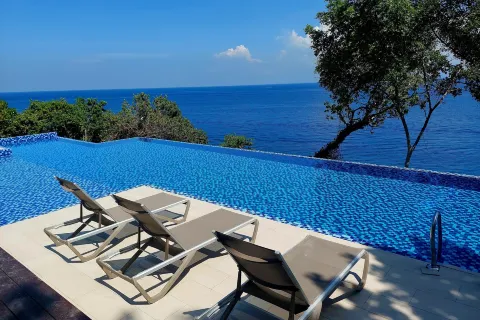 Alunan Resort