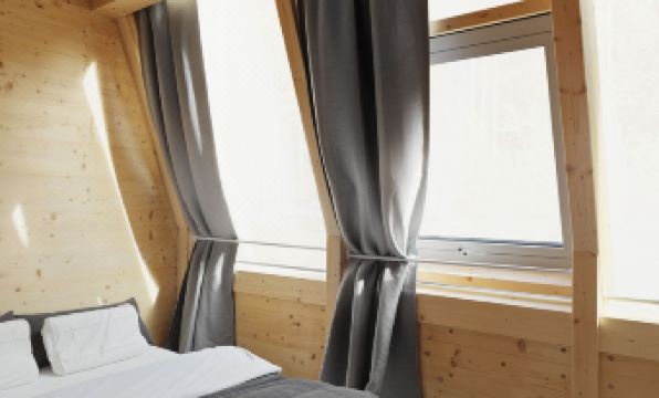 Mondholz - Urban Inn 24-7