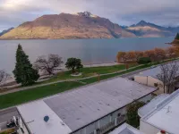 Lakeside Backpackers - Hostels