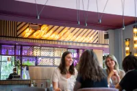 Aiden By Best Western Clermont-ferrand Hotel & Spa - bar