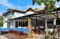Native Hotel