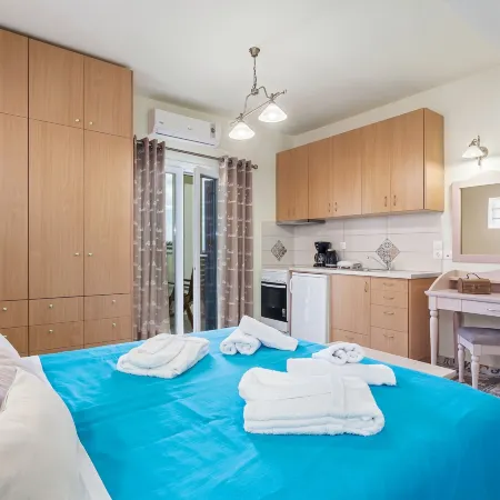 Stafylos Suites & Boutique Hotel