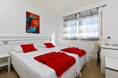 Beautiful Apartments with a Balcony Next to the Beach Hotels near Stablo