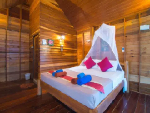 Thiwson Beach Resort Hotels near Son Bay Beach