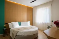 Plana Hotel - balcony