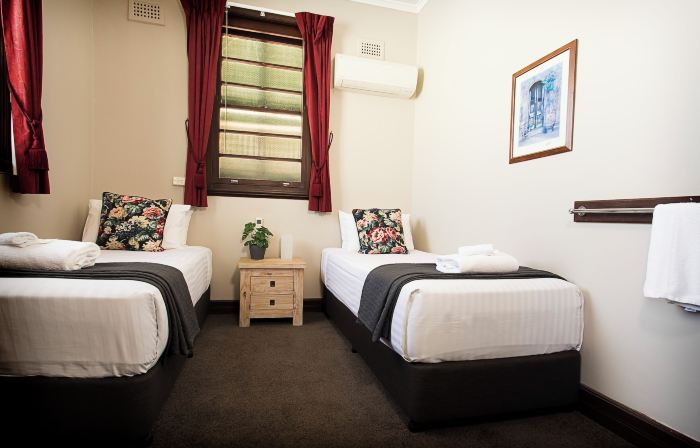 Esk Grand Hotel