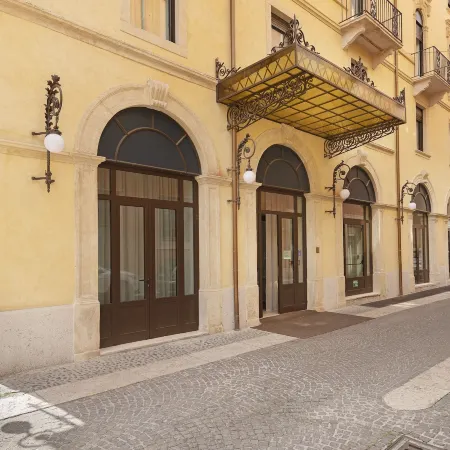 Boutique Hotel Touring