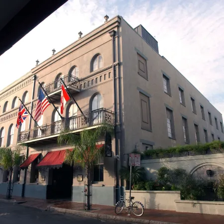 Prince Conti Hotel French Quarter Отели рядом с достопримечательностью «Мемориальный зал Конфедерации»