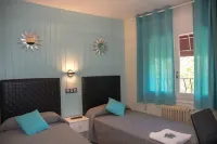 Hostal Emporda - parking