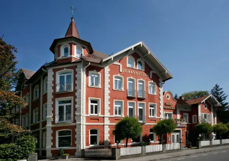 AKZENT Hotel Johannisbad Отели рядом с достопримечательностью «Bad Aibling - Therapie & Wellness - H. Waldner»