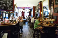 The Flying Pig Downtown - Quầy Bar