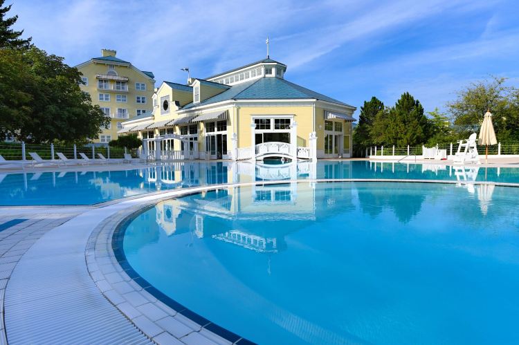 Disney Newport Bay Club, Coupvray - 2026 Prices & Reviews | Trip.com