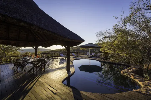 Tshwene Lodge