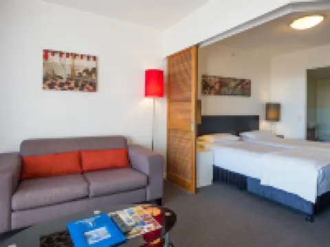 Broadbeach Savannah Resort Hotels in Broadbeach