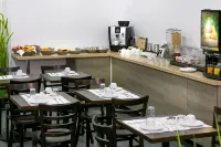 Hôtel Nancy Centre Gare (Qualys-Hotel) - sarapan