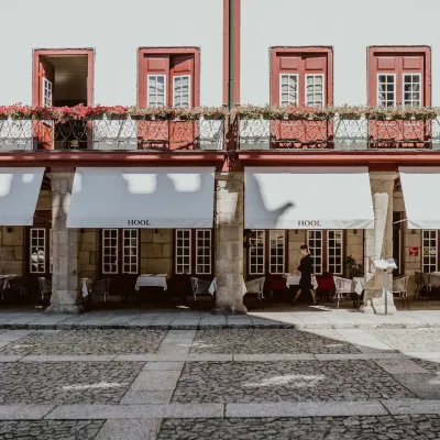 ホテル ダ オリベイラ ギマランイス歴史地区周辺のホテル