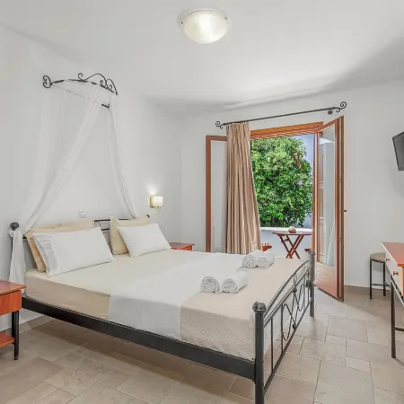 Anemonisia Skyrian Living