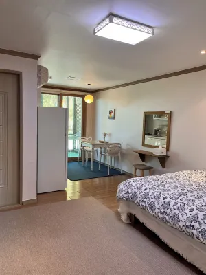 Bellus-Rose Pension Gyeongju