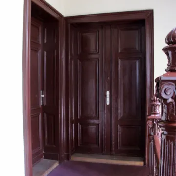 Leon Suite Apartments