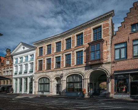 Hotel Bourgoensch Hof Hotels near Gruuthuse Museum