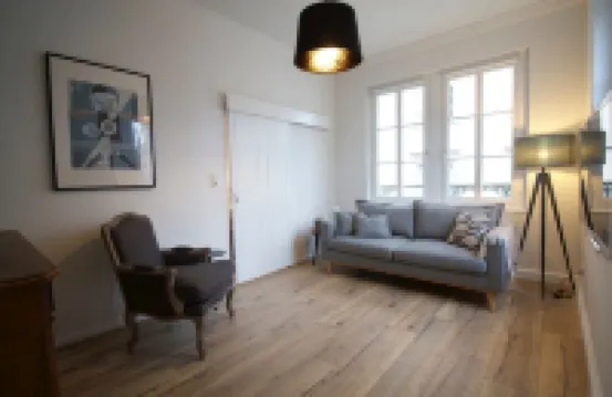 查爾梅精品公寓