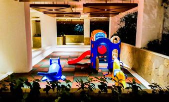 Modern and Comfort 2Br Bassura City Apartment