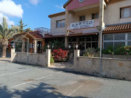 Rantzo Holiday Apartments