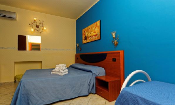 B&B Glass Paradise - Housity