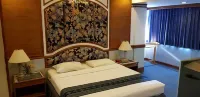 Phuphaya Hotel Hotel dekat Wat PA Sathani Mai Chan Thuekl