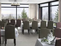 Soria Moria Hotell Hotels near Elgtrekket
