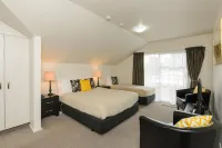 Ellena Court Motel Hotels in 