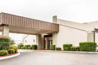Executive Inn and Suites Hotels in Enterprise