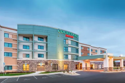 Courtyard Bismarck North Hotels near Bismarck Downtown Artist Cooperative