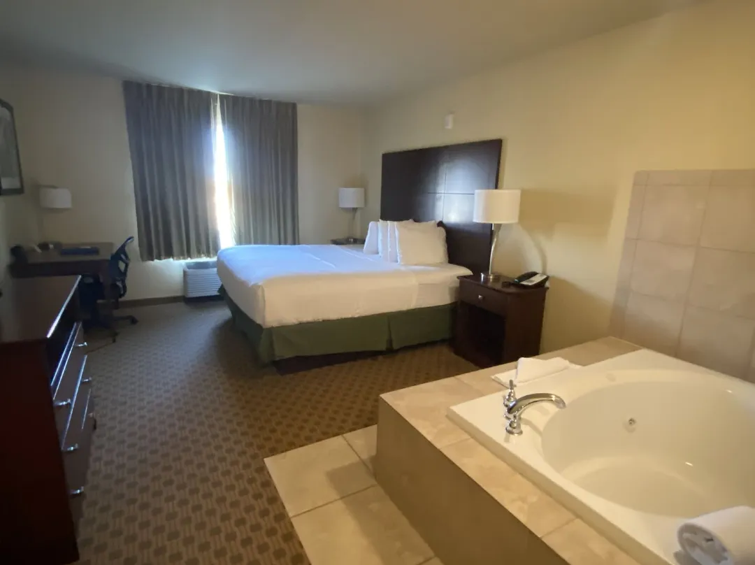 Cobblestone Hotel & Suites - Broken Bow - Broken Bow, NE