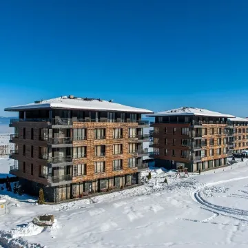 CORNELIA DELUXE RESIDENCE